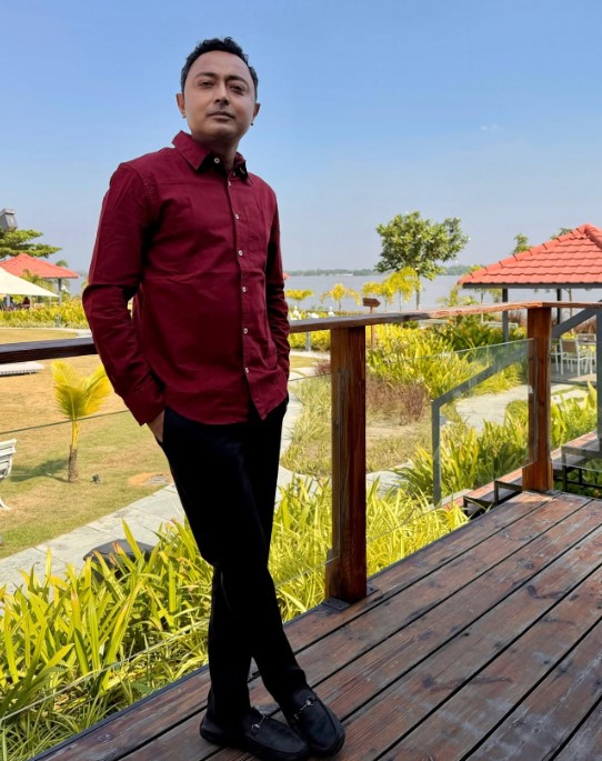 Debraj Chakraborty height