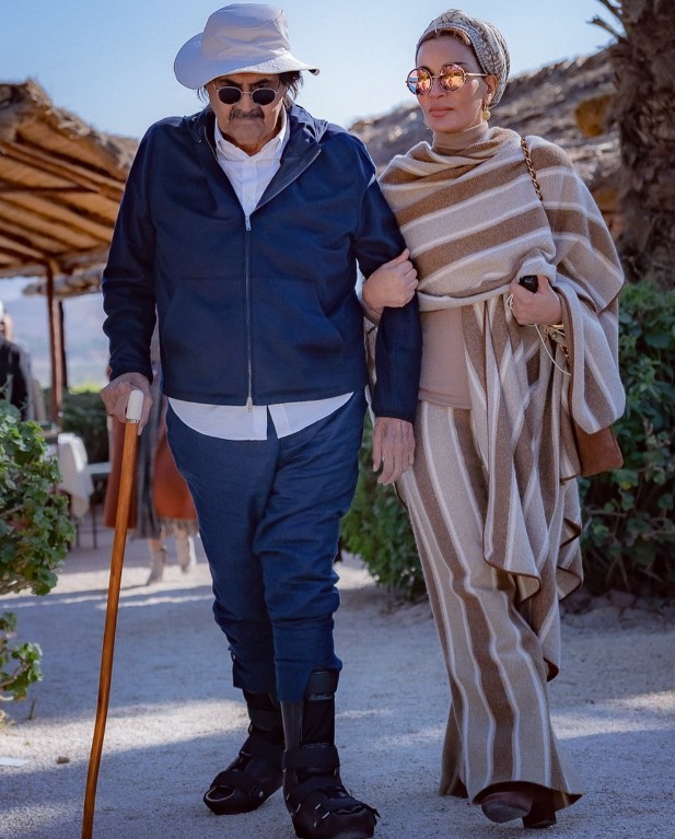 Hamad bin Khalifa Al Thani with his second wife Sheikha Moza bint Nasser Al-Missned