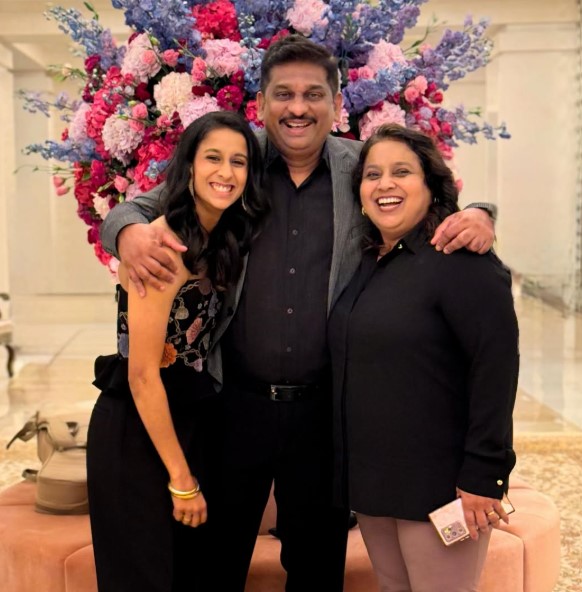 Jemimah Jessica Rodrigues with her parents