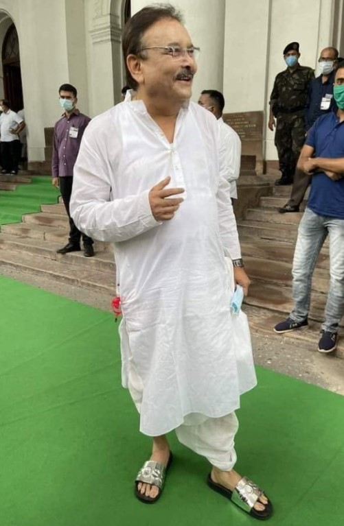 Madan Mitra height