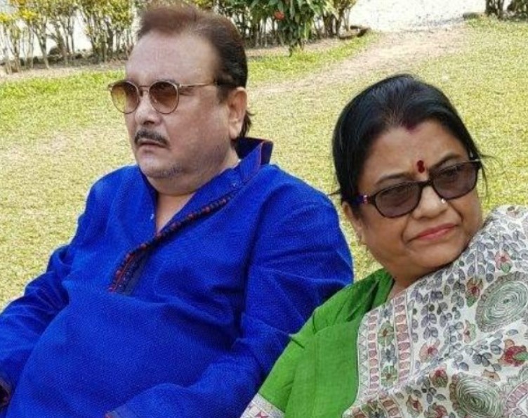 Madan Mitra with his wife