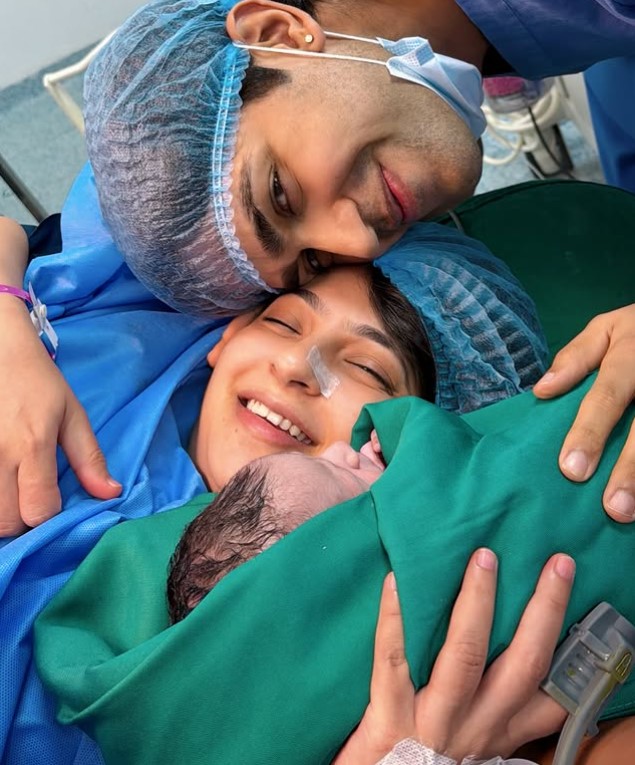 Manasvi Vashist with his wife and son Arth