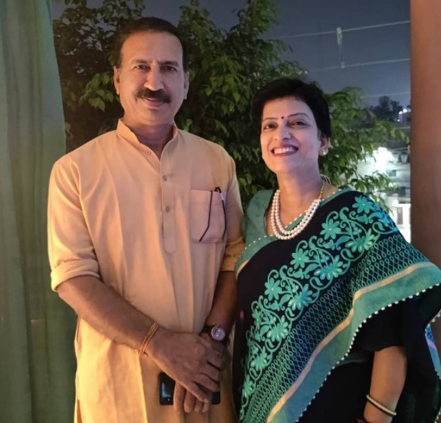 Manasvi Vashist's parents