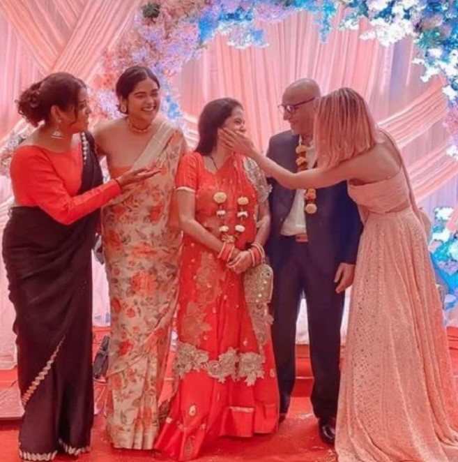 Meghna Kaur with her parents and sisters