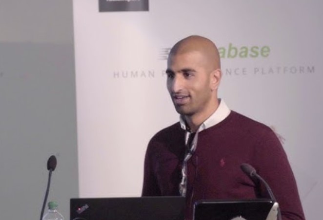 Mo Bobat while delivering a lecture