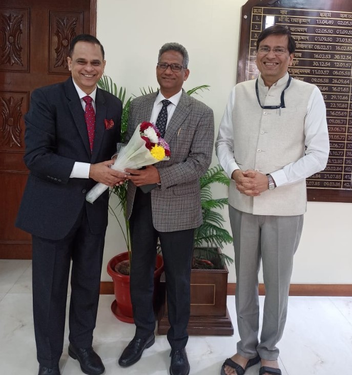 Naresh Pal Gangwar (middle) after being appointed as the Secretary of the Department of Animal Husbandry and Dairying (DAHD)