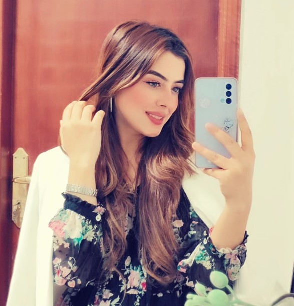 Nidhaa Bhatt age