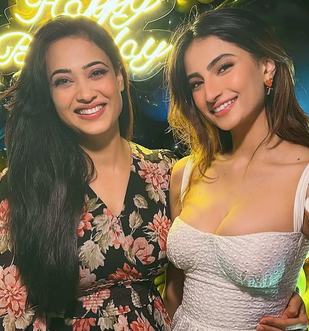 Palak Tiwari with her mom