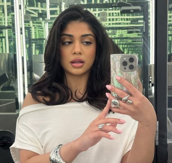 Priyanka Ares bio