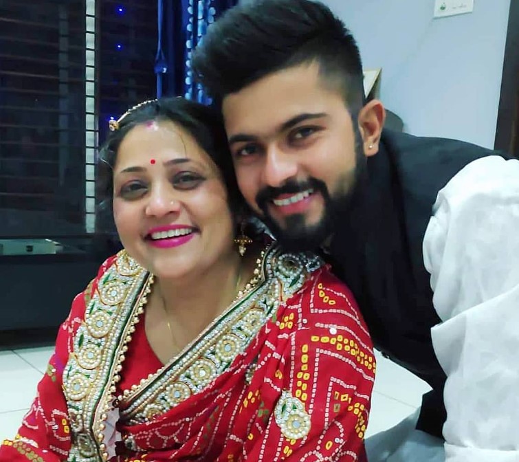 Saransh Jain with his mother