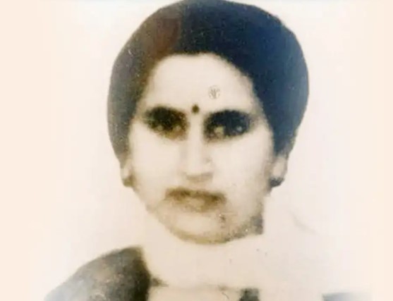 Sarla Bhat age