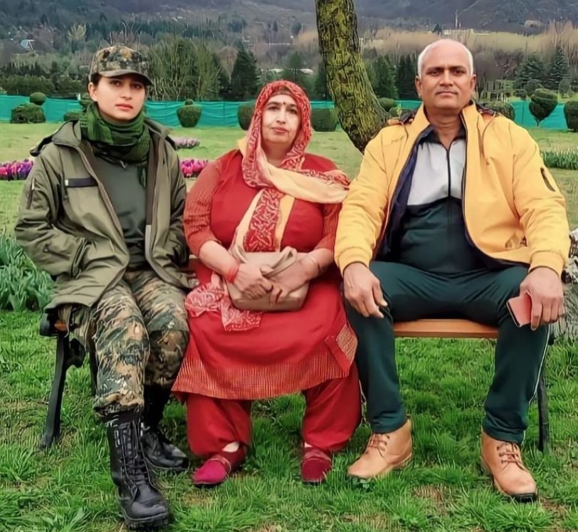 Sonia Sehrawat with her parents