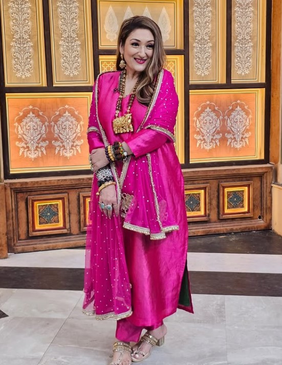Sunita Ahuja height