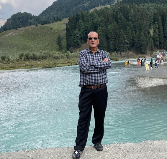 Syed Amin Tabish height