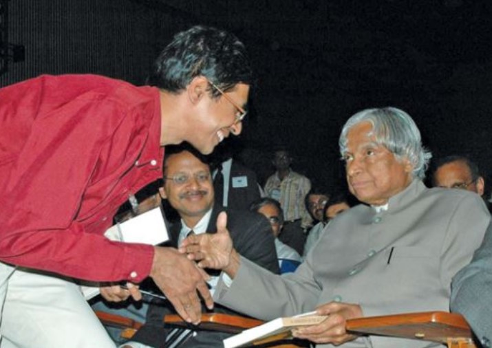 V. Kamakoti's old image while meeting with Dr. APJ Abdul Kalam