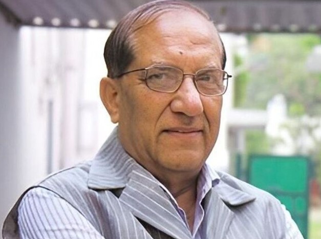 Vijay Kumar Malhotra bio