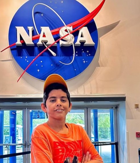 Yudhvir Ahlawat posing infront of NASA office during his vacation in the United States of America (USA)