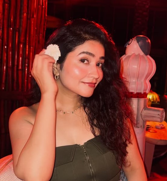 Aanchal Tiwari wiki