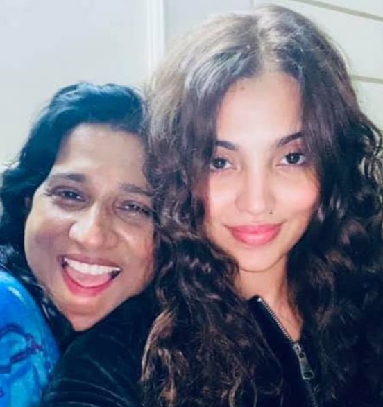 Ananya Raj with her mom