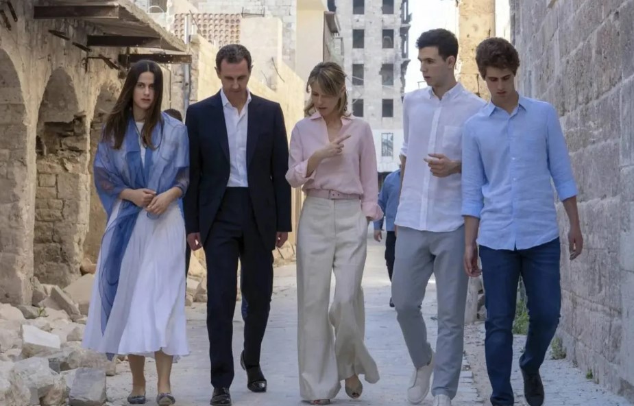 Bashar al-Assad with his wife and kids