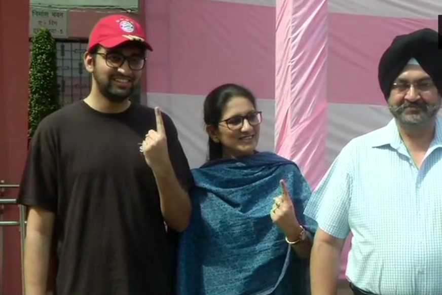 Birender Singh Dhanoa with his wife and son