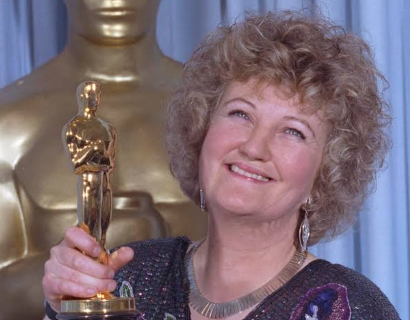 Brenda Fricker won Best Actress in a Supporting Role award for 'My Left Foot' at Oscars