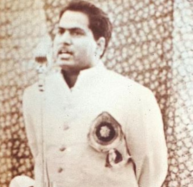 D. Y. Patil's old image