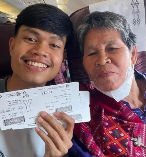 Hlun Solo with his grandmother
