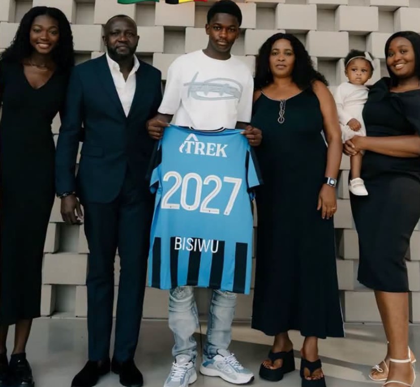 Jesse Bisiwu with his family