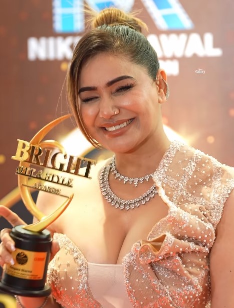 Kangana Sharma award