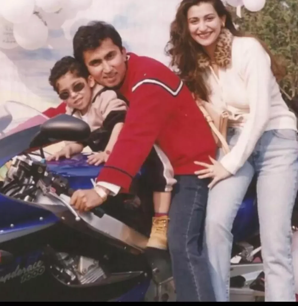 Shalini Passi's old image with her husband and son