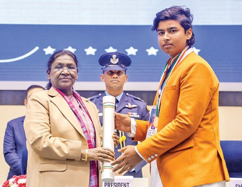 Vaibhav Suryavanshi received Pradhan Mantri Rashtriya Bal Puraskar (2025) by President of India, Droupadi Murmu