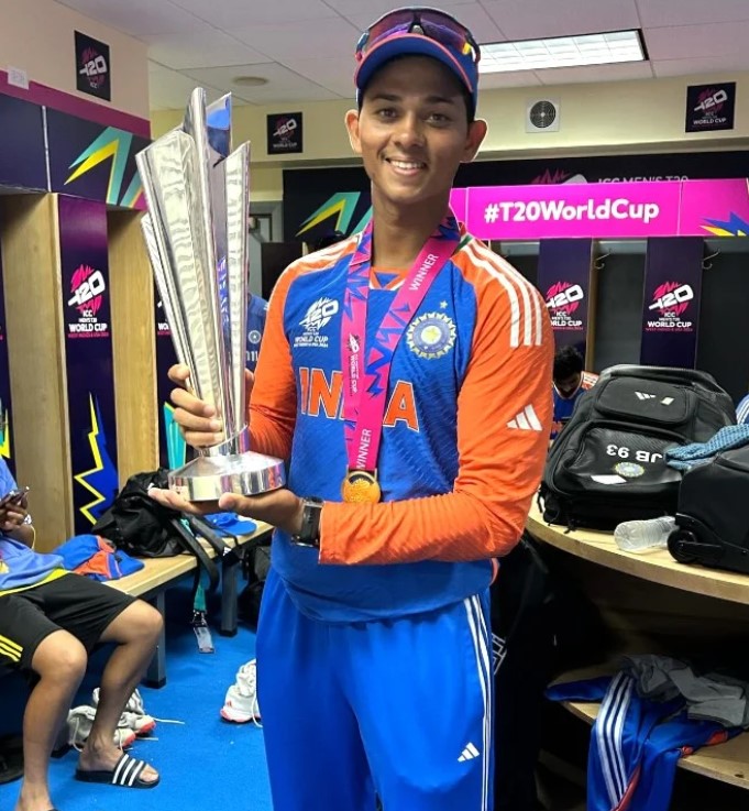 Yashasvi Jaiswal with 2024 T20 World Cup Trophy