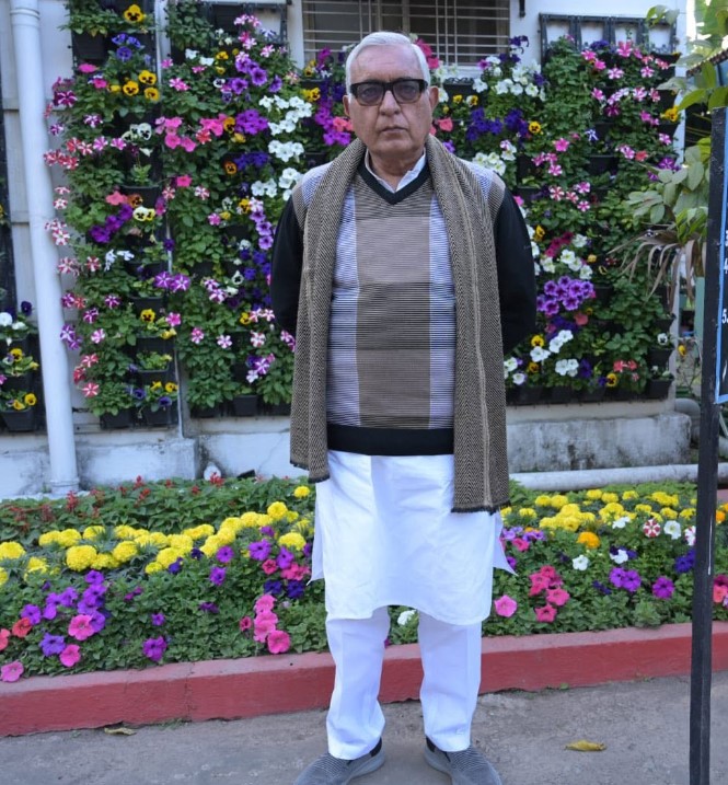 Devesh Chandra Thakur height