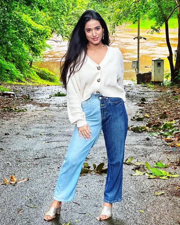 Purnima Tiwari height