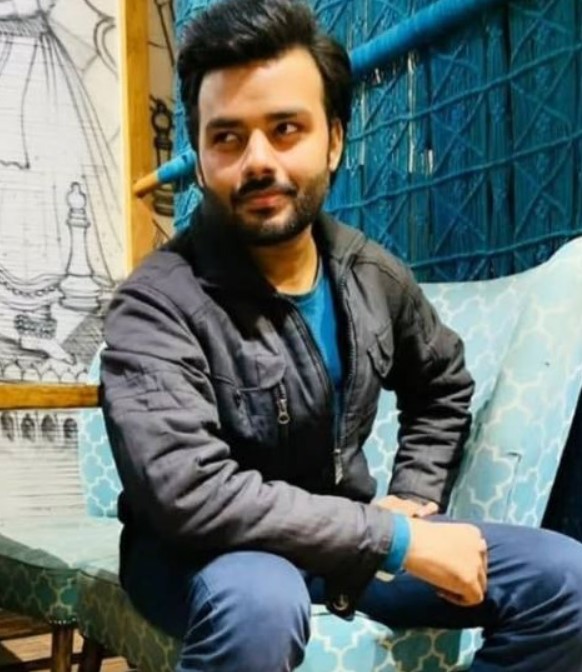 Shobhinaw Satya age